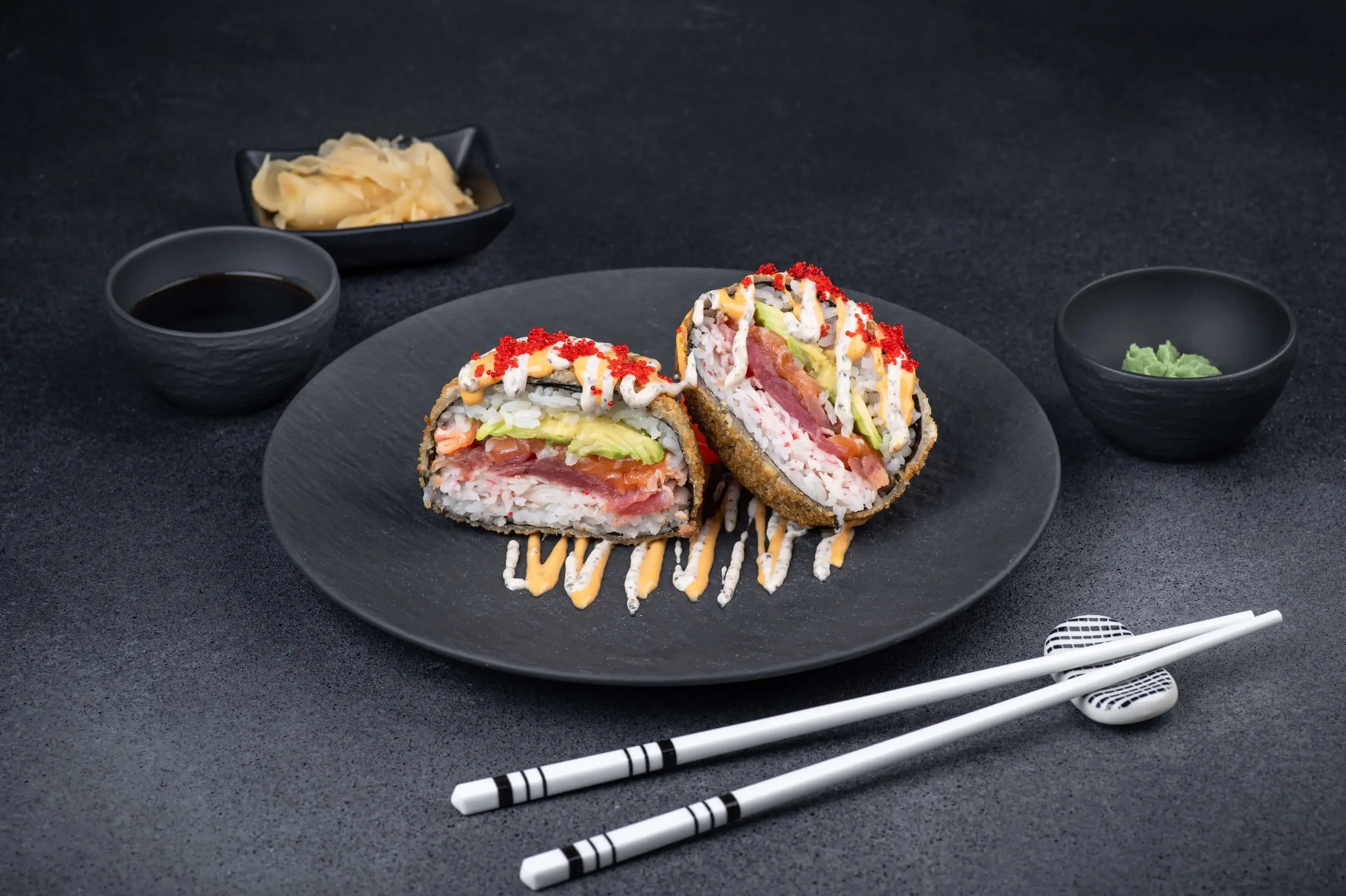 Sushi-burger con atún y salmón